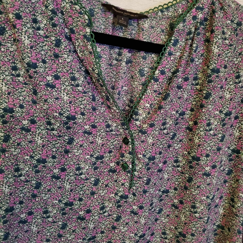 😀FREE W PURCHASE😀Bananna Republic Scallop Trim Floral Print Shirt Sz L - Picture 3 of 8